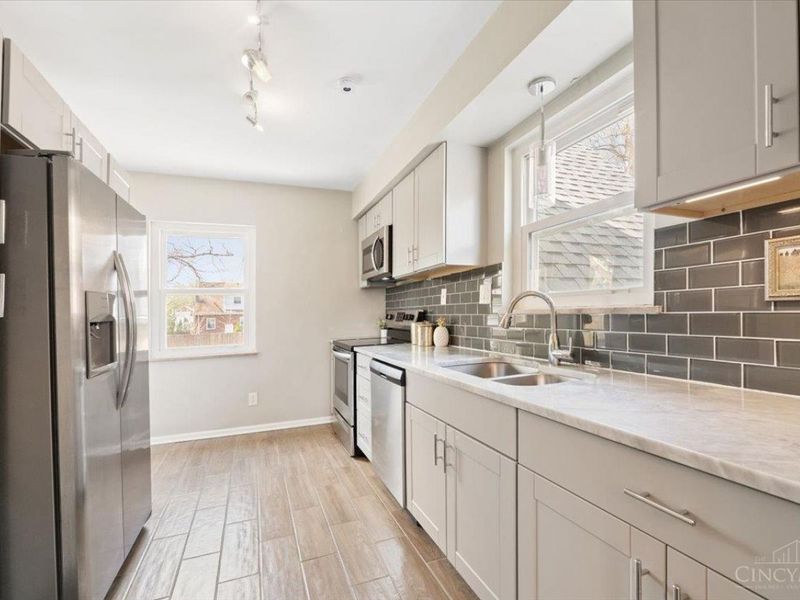 6607 Plainfield Road, Silverton, OH 45236 Photo 11