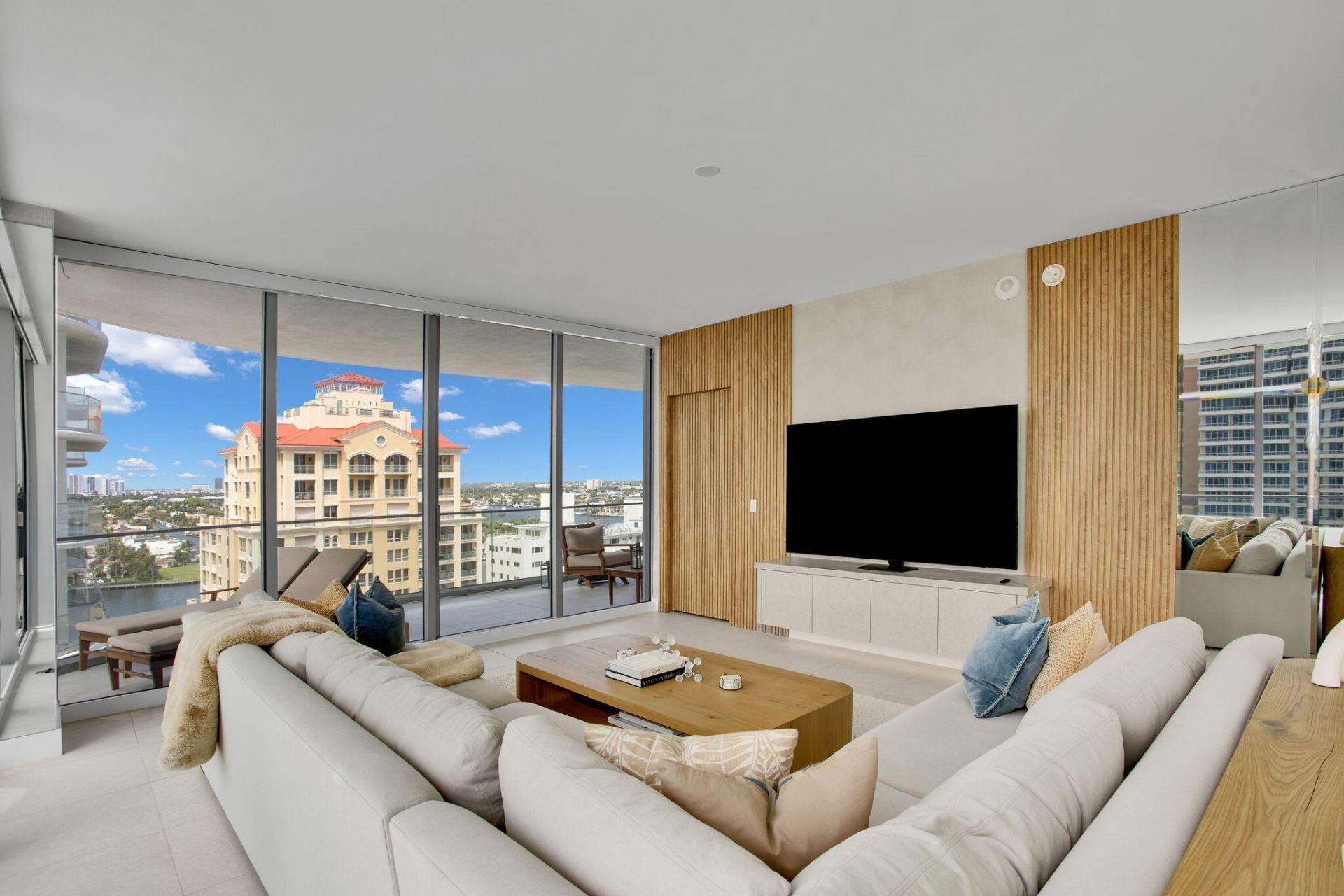 151 N Seabreeze Boulevard, Unit 1102, Fort Lauderdale, FL 33304 Photo