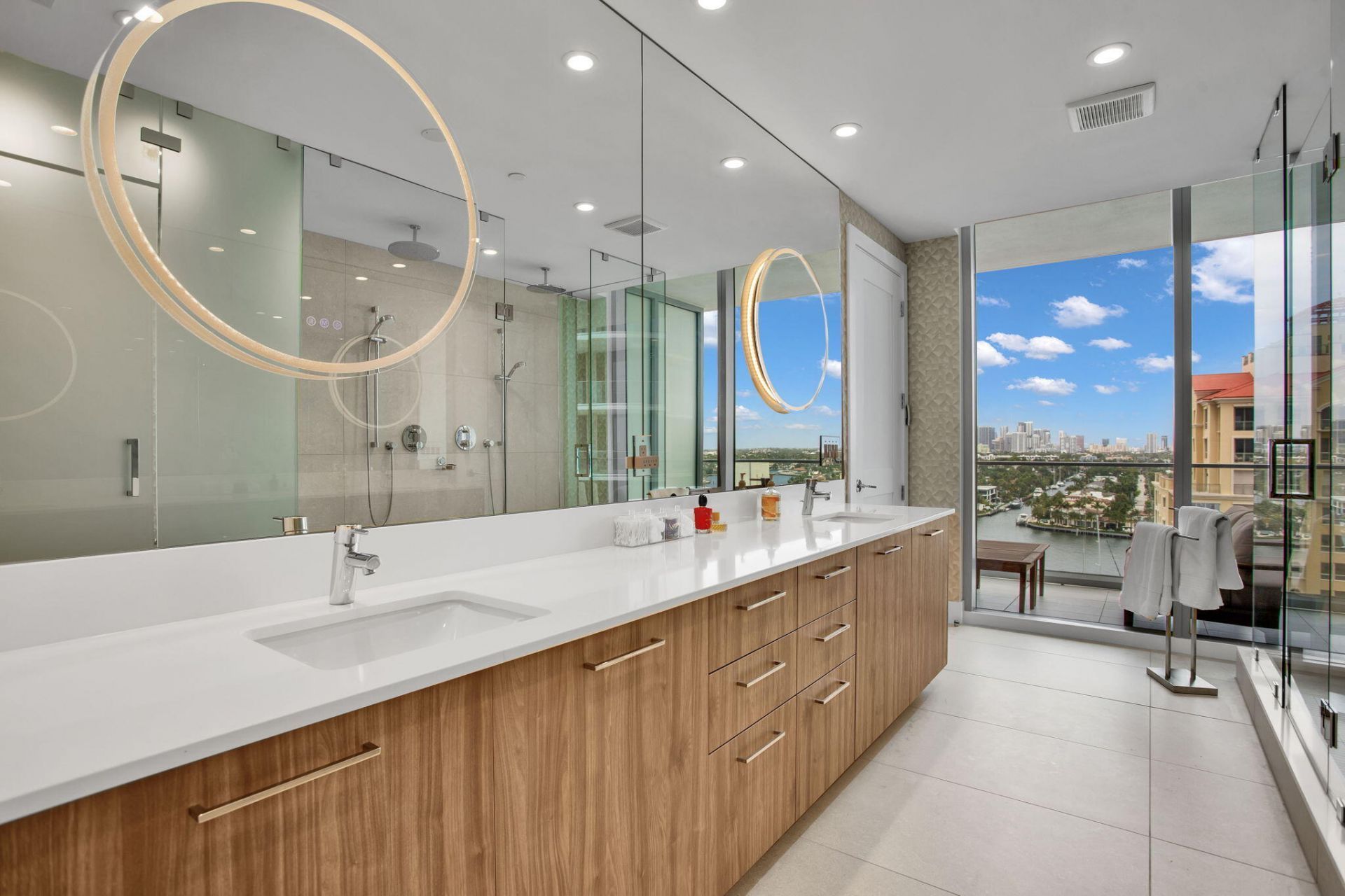 151 N Seabreeze Boulevard, Unit 1102, Fort Lauderdale, FL 33304 Photo