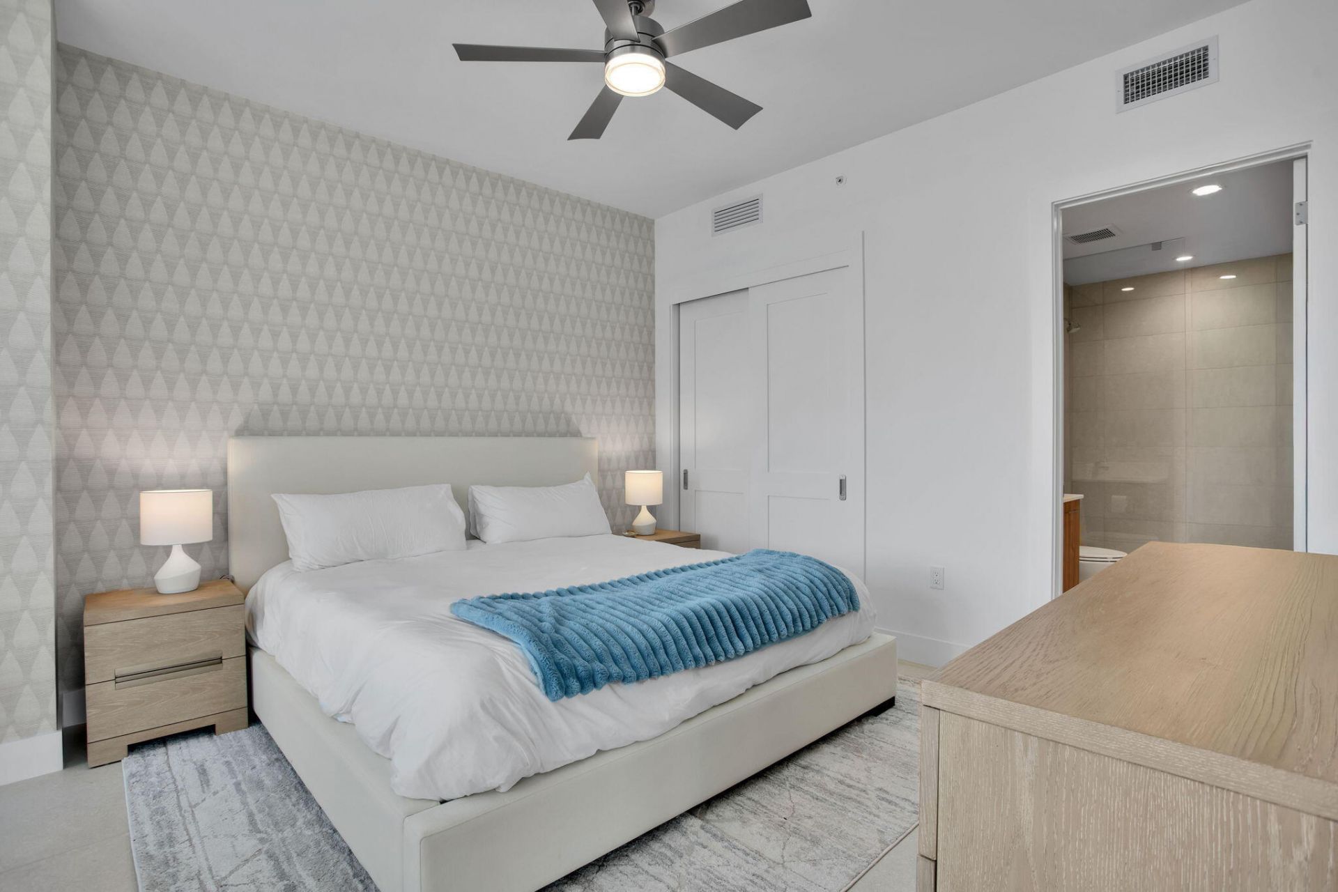 151 N Seabreeze Boulevard, Unit 1102, Fort Lauderdale, FL 33304 Photo