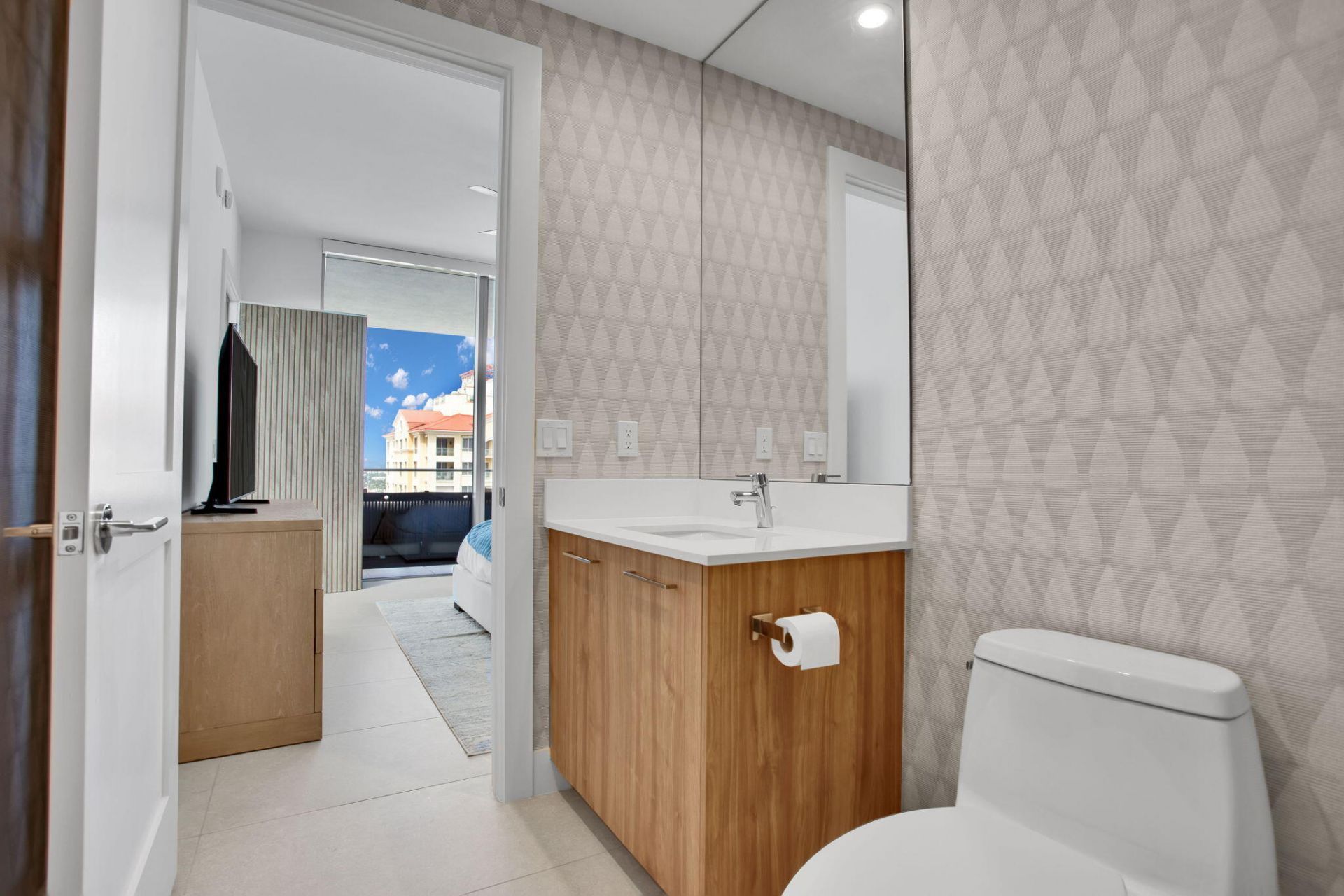 151 N Seabreeze Boulevard, Unit 1102, Fort Lauderdale, FL 33304 Photo