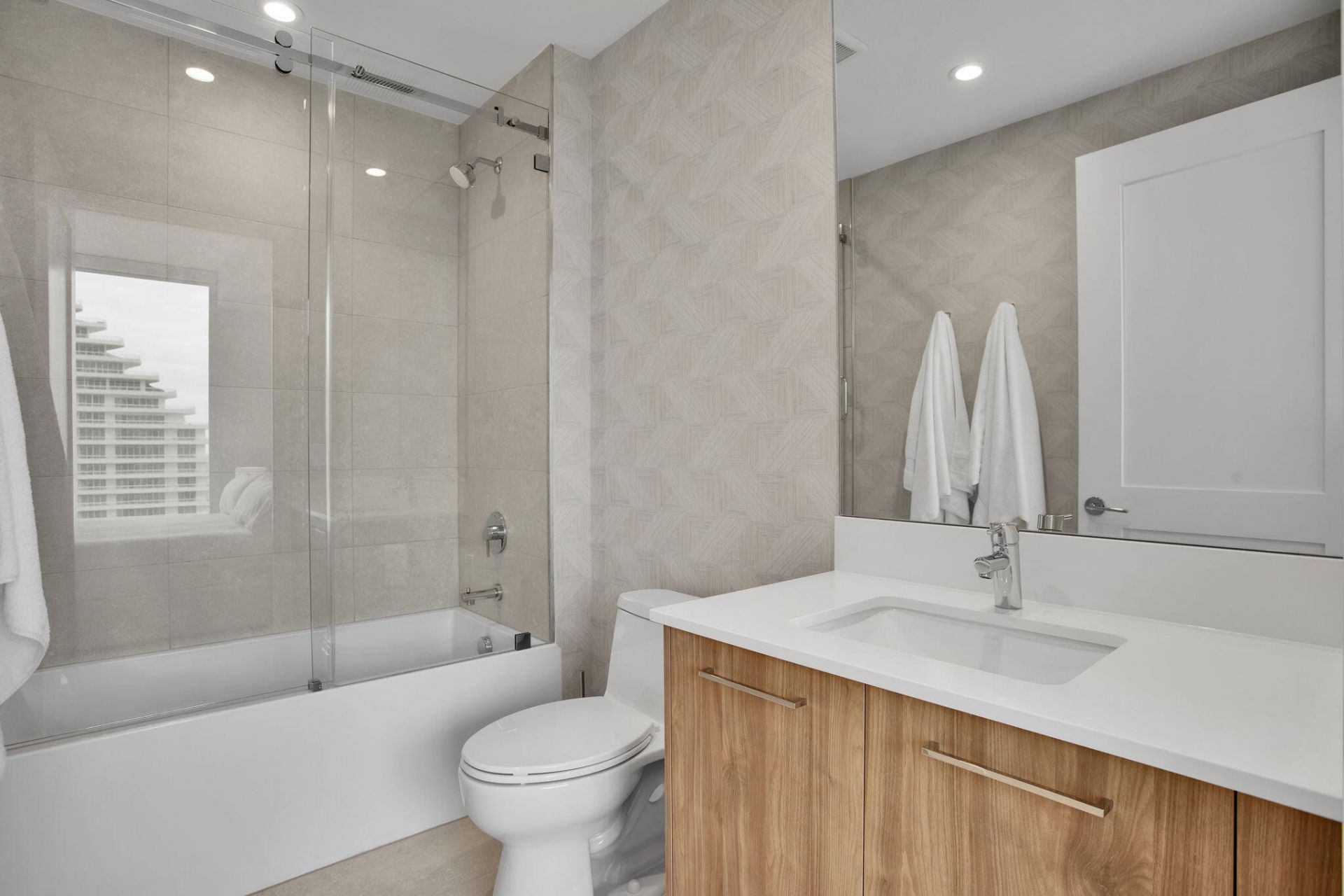 151 N Seabreeze Boulevard, Unit 1102, Fort Lauderdale, FL 33304 Photo