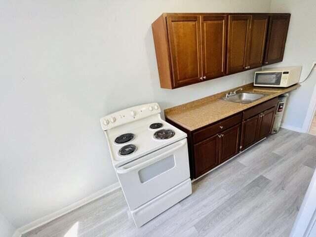 517 Kanuga Drive, Unit 2, West Palm Beach, FL 33401 Photo