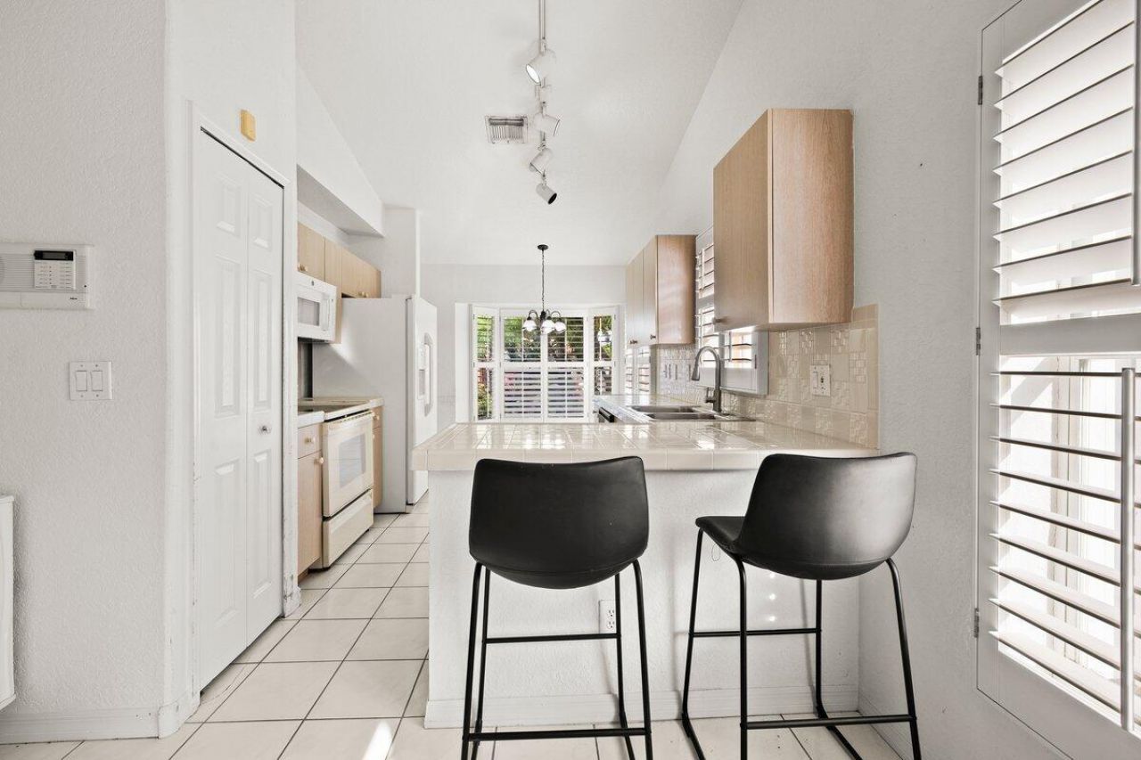 363 SW 161st Avenue, Pembroke Pines, FL 33027 Photo