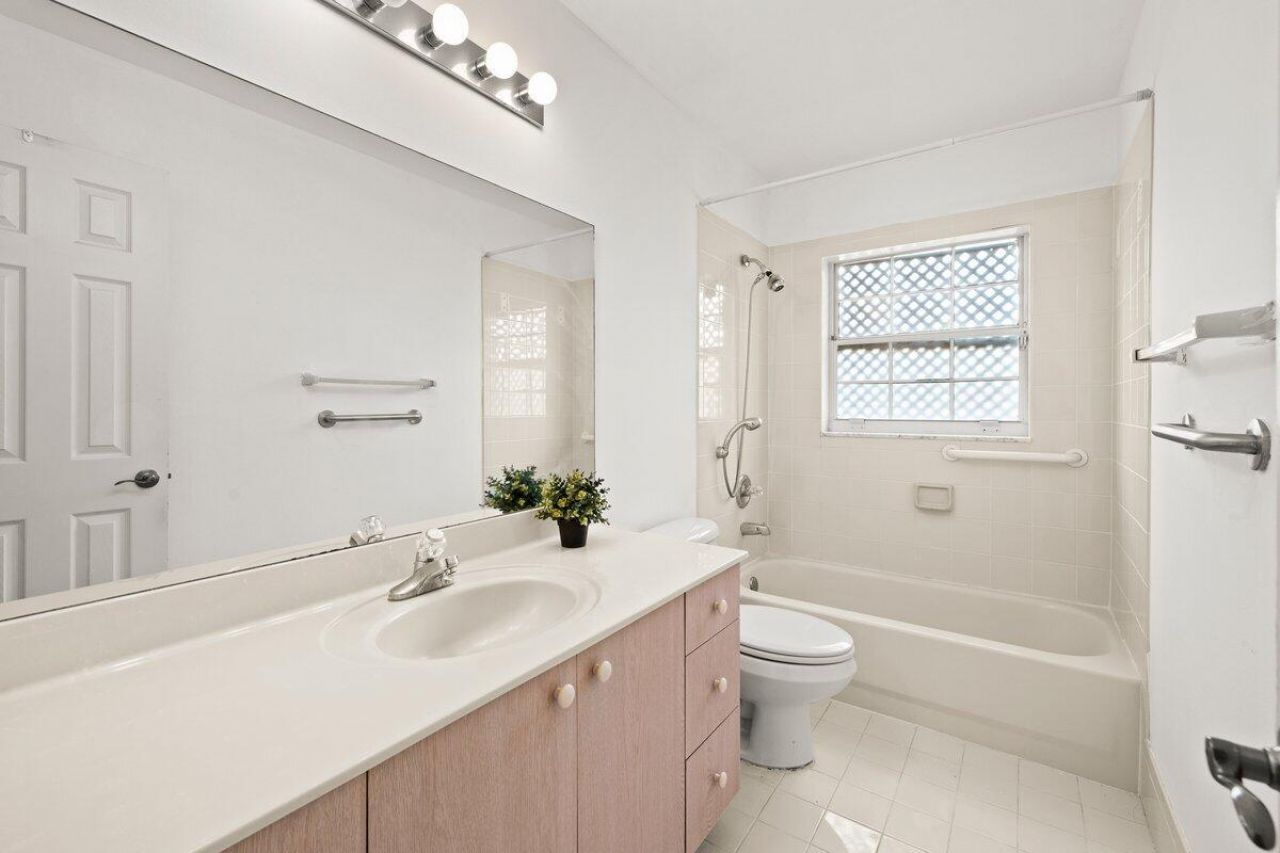 363 SW 161st Avenue, Pembroke Pines, FL 33027 Photo