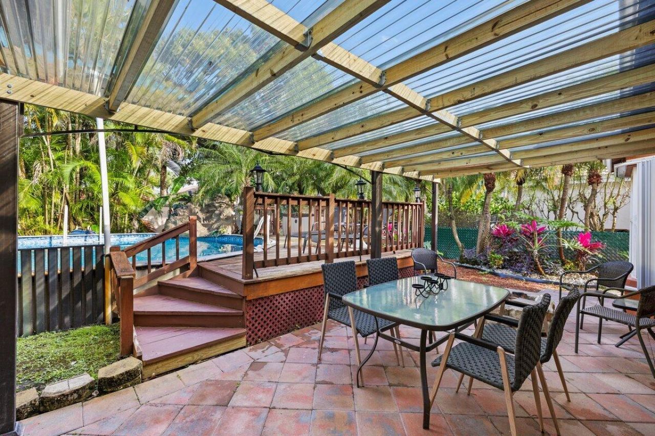 363 SW 161st Avenue, Pembroke Pines, FL 33027 Photo