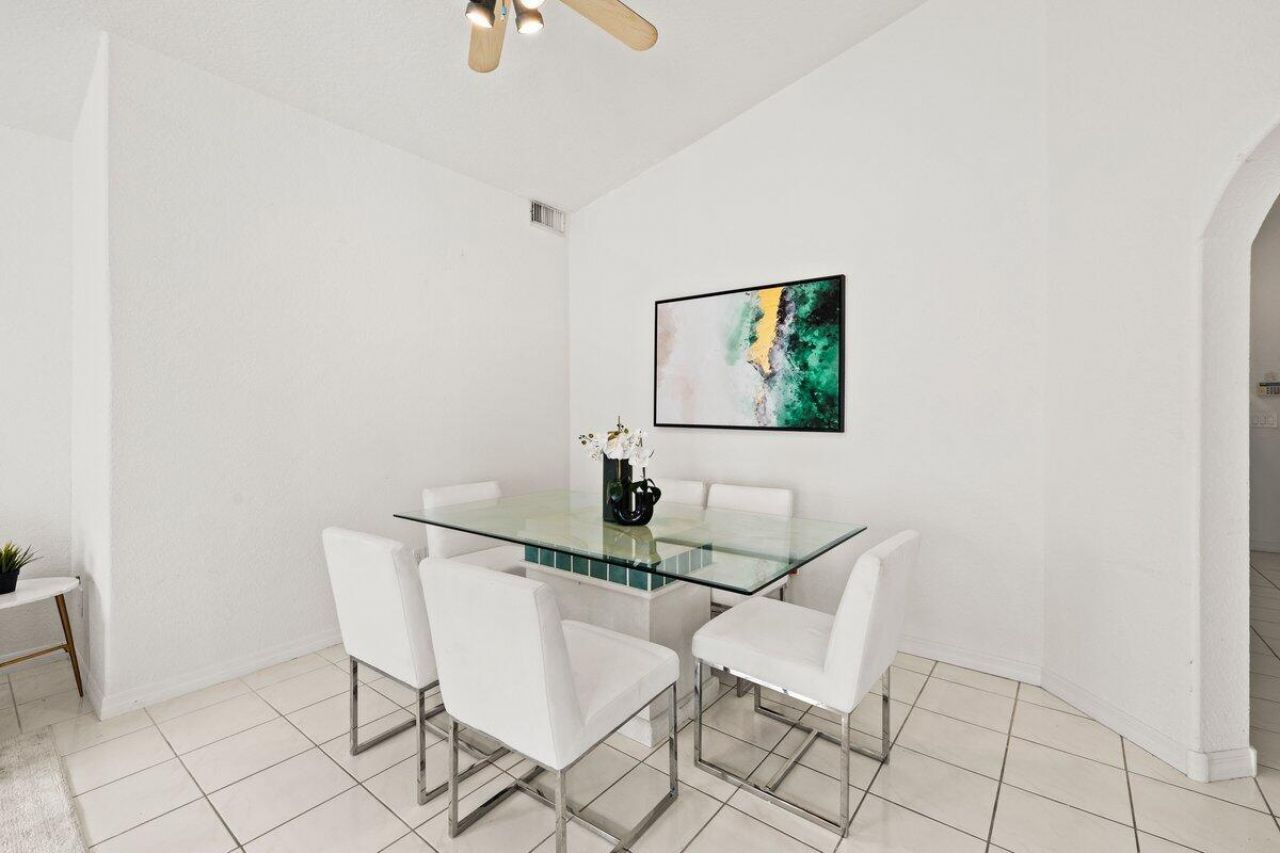 363 SW 161st Avenue, Pembroke Pines, FL 33027 Photo