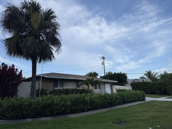 8099 Santa Fe Trail, Boca Raton, FL 33487