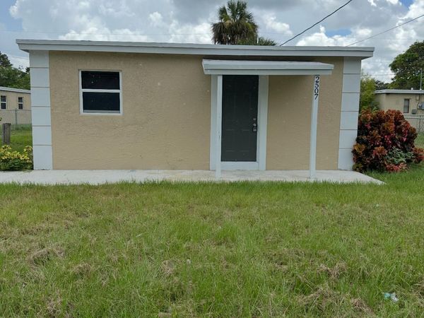 2507 Avenue L, Fort Pierce, FL 34947