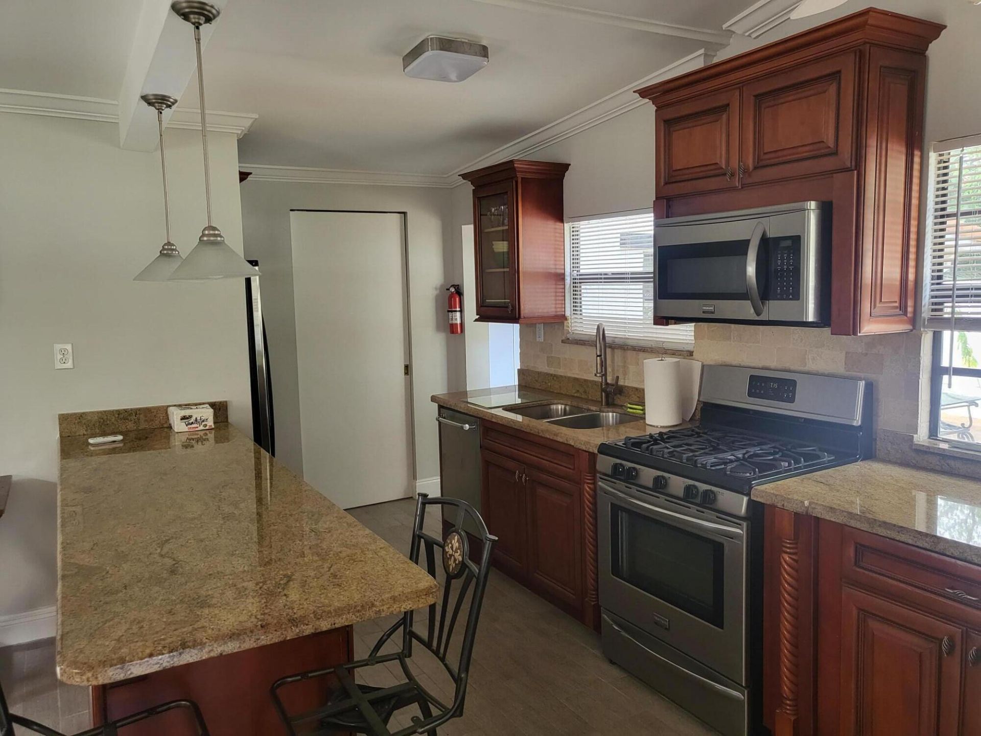 927 S Palmway, Lake Worth Beach, FL 33460 Photo