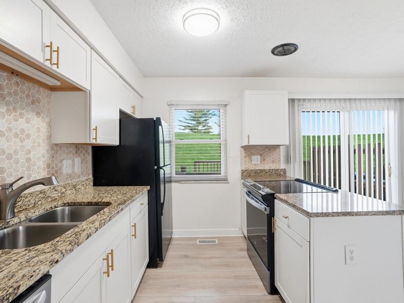 722 Michael View Court, Unit 122, Worthington, OH 43085 Photo 14