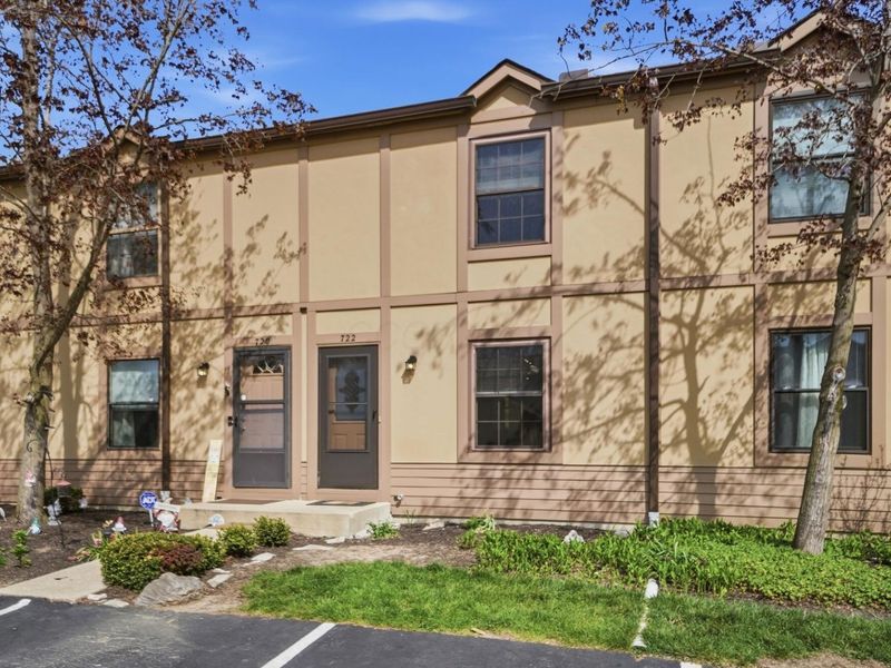 722 Michael View Court, Unit 122, Worthington, OH 43085 Photo 2