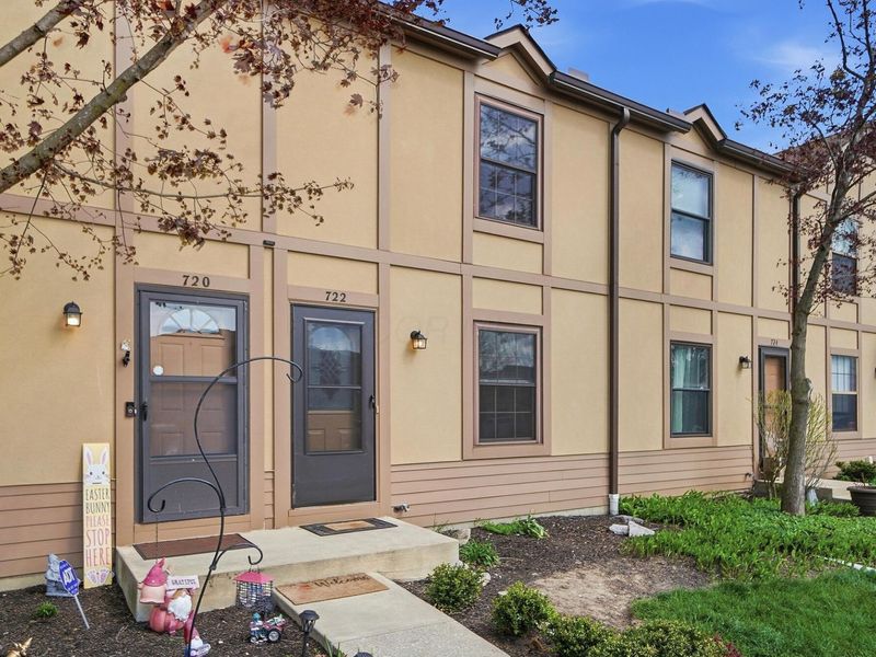 722 Michael View Court, Unit 122, Worthington, OH 43085 Photo 3