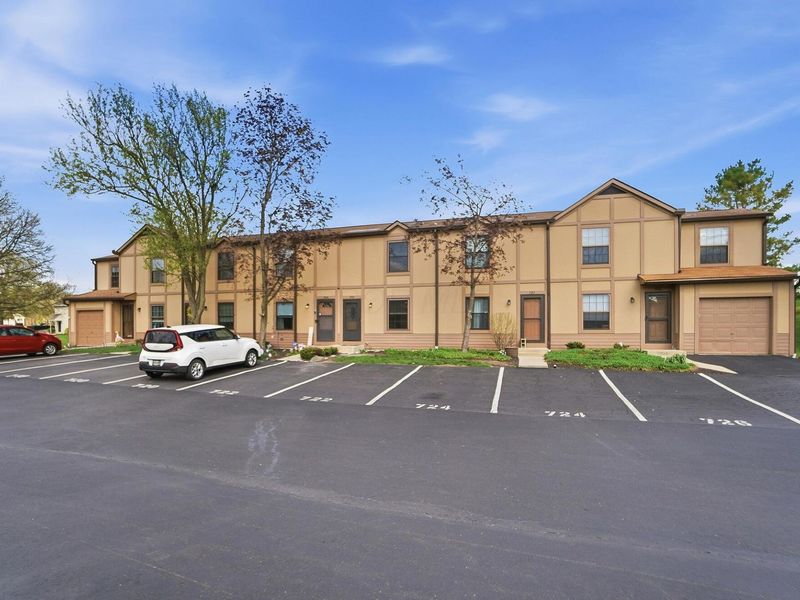 722 Michael View Court, Unit 122, Worthington, OH 43085 Photo 4