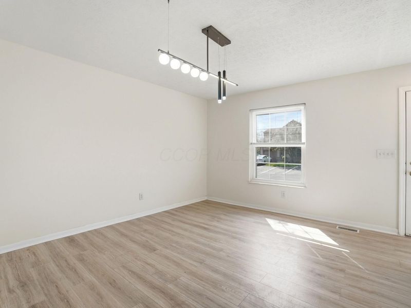 722 Michael View Court, Unit 122, Worthington, OH 43085 Photo 7