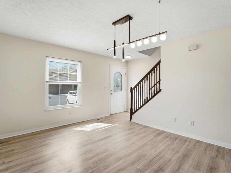 722 Michael View Court, Unit 122, Worthington, OH 43085 Photo 8