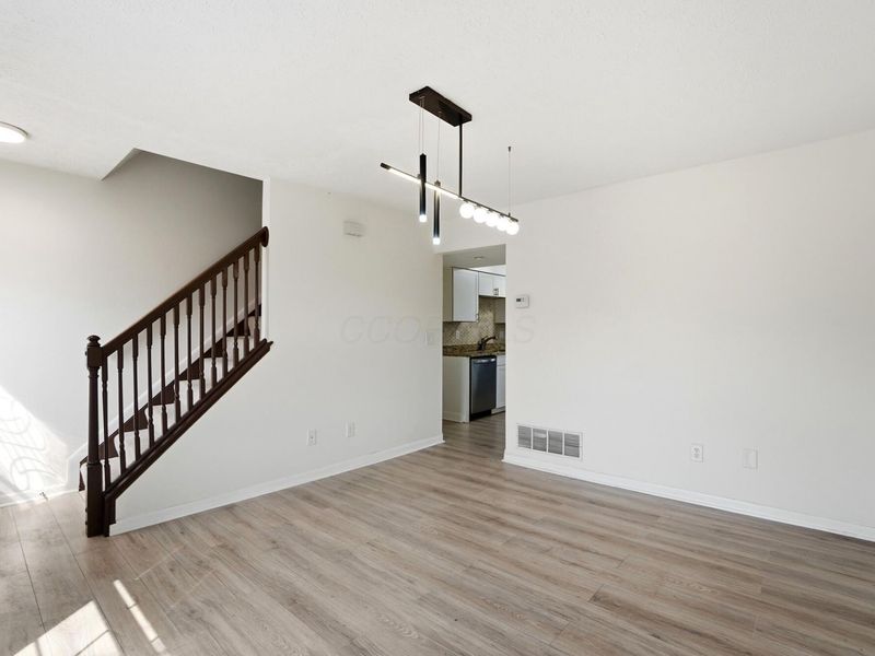 722 Michael View Court, Unit 122, Worthington, OH 43085 Photo 9