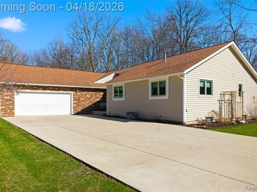 21568 Cass Street, Farmington Hills, MI 48335