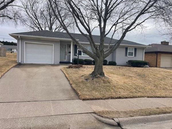 240 Devon Drive, Dubuque, IA 52001