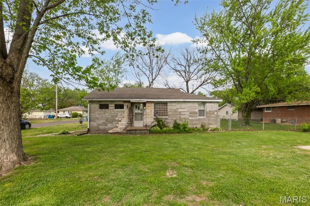 711 Missouri Avenue, South Roxana, IL 62087 Main Photo