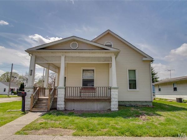 300 Clay Street , Jerseyville, IL 62052