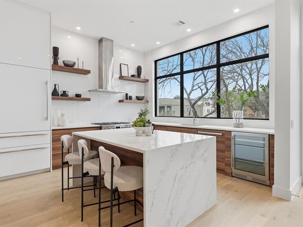 610 N Oak Cliff Boulevard, Unit 302, Dallas, TX 75208