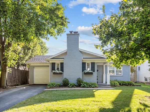 33 S June Terrace , Lake Forest, IL 60045
