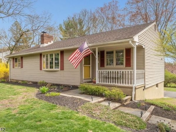 7 Rupells Rd, Clinton, NJ 08809