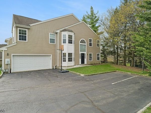 389 Digaetano Ter, West Orange, NJ 07052