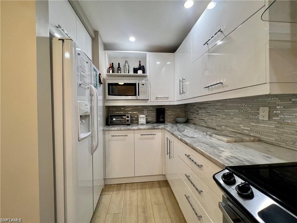 1120 Sarah Jean Cir, Unit B205, Naples, FL 34110 Photo