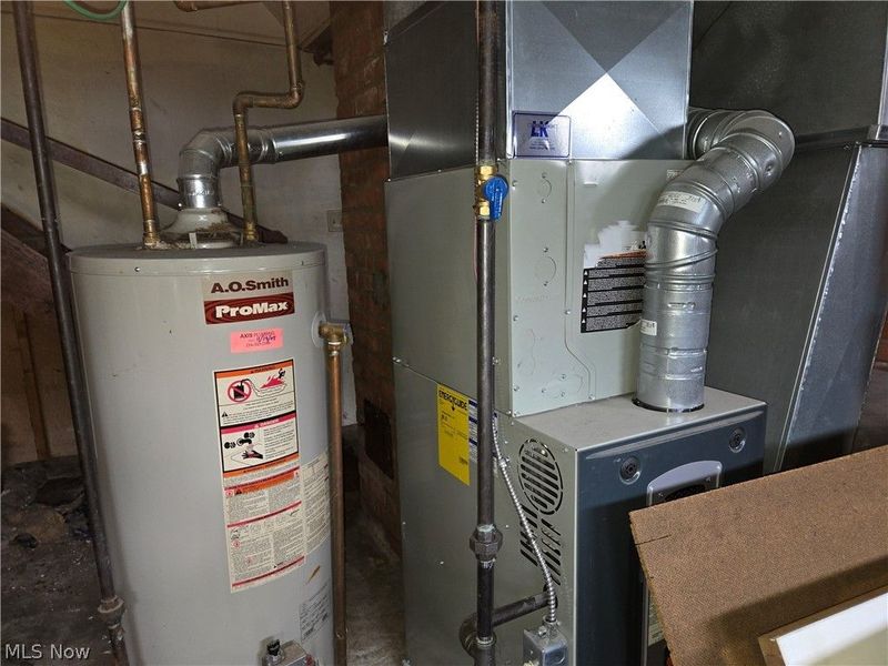 12416 Mortimer Avenue, Cleveland, OH 44111 Photo 20