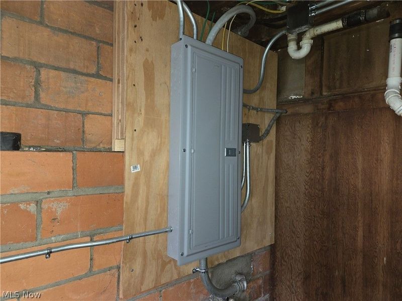 12416 Mortimer Avenue, Cleveland, OH 44111 Photo 21