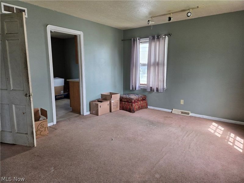 12416 Mortimer Avenue, Cleveland, OH 44111 Photo 5