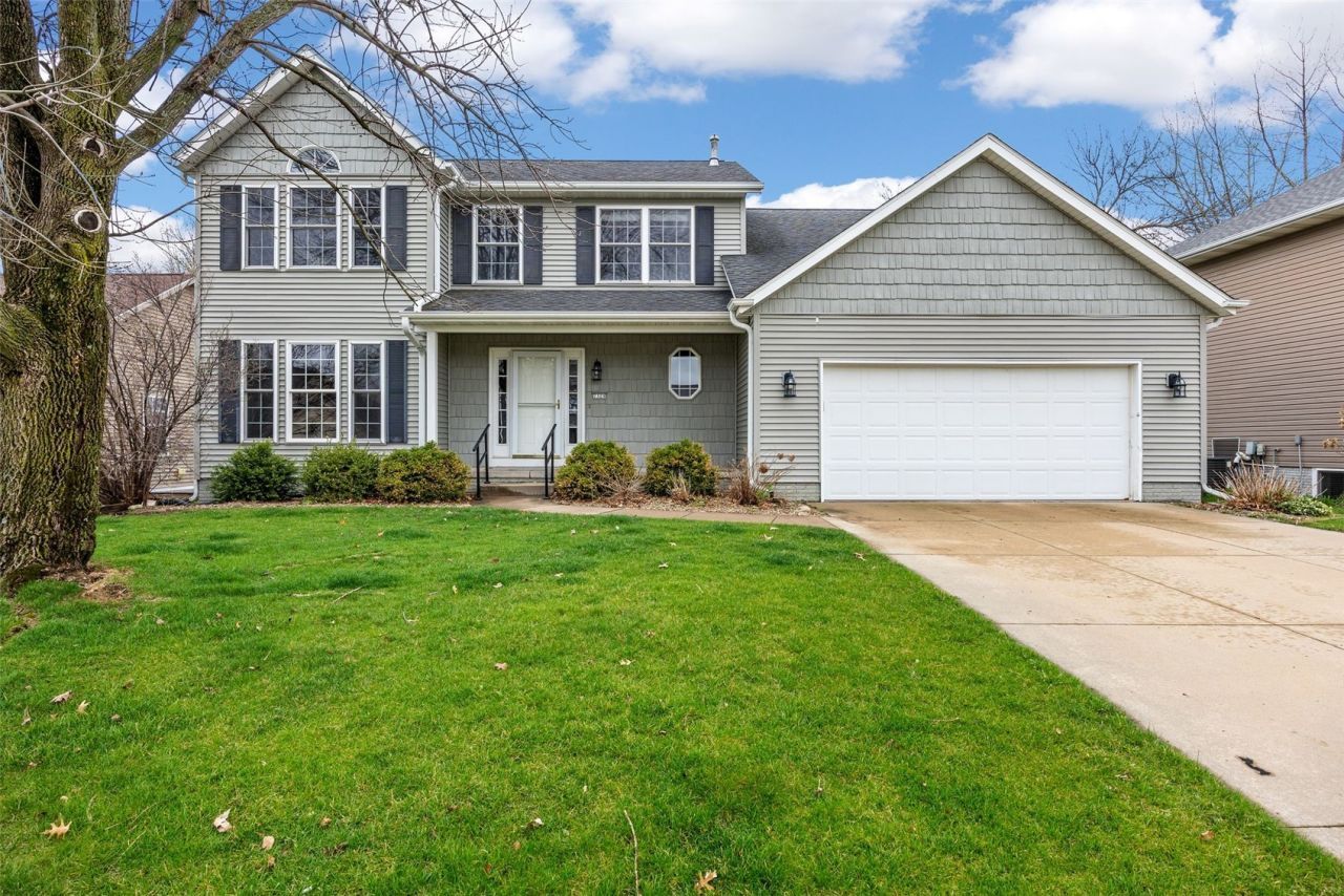 7329 Hampshire Dr Ne, Cedar Rapids, IA 52402 Main Photo