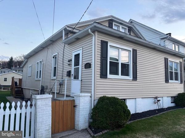 137 E WALTER STREET , SUMMIT HILL, PA 18250