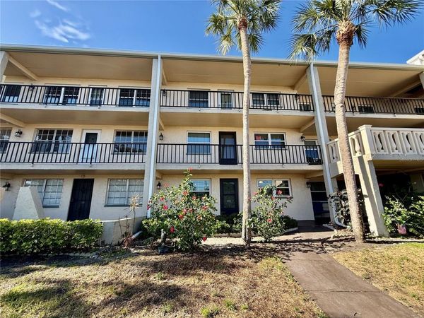 11700 PARK BLVD, Unit 104, SEMINOLE, FL 33772