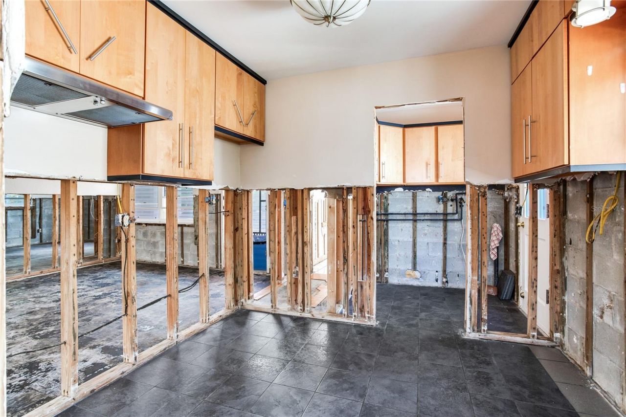 16107 Gulf Boulevard, Redington Beach, FL 33708 Photo