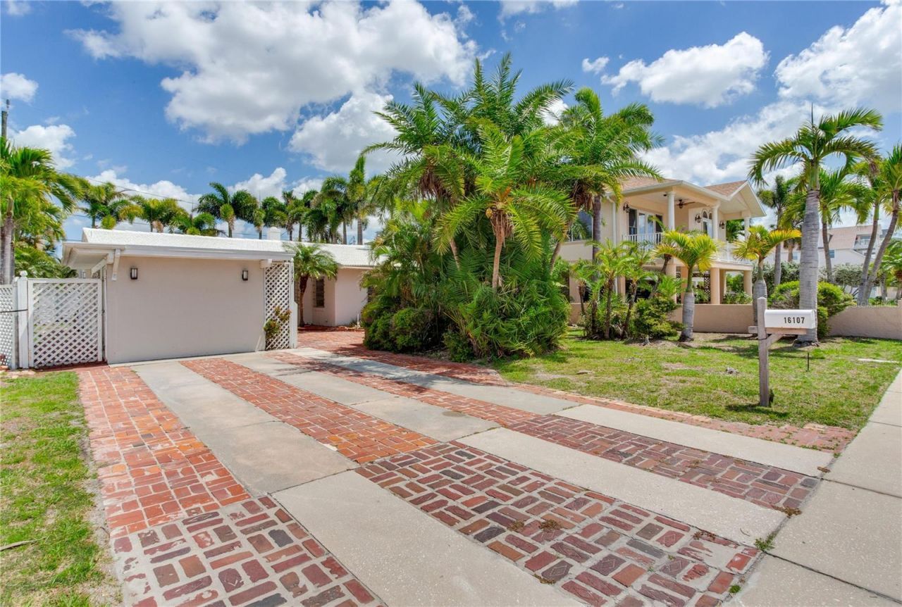 16107 Gulf Boulevard, Redington Beach, FL 33708 Photo