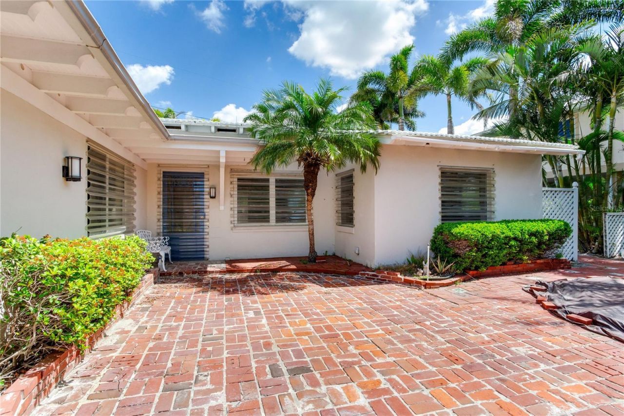 16107 Gulf Boulevard, Redington Beach, FL 33708 Photo