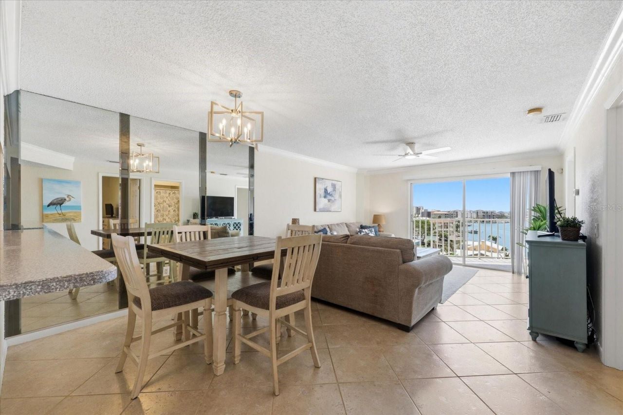 610 Island Way, Unit 607, Clearwater Beach, FL 33767 Photo