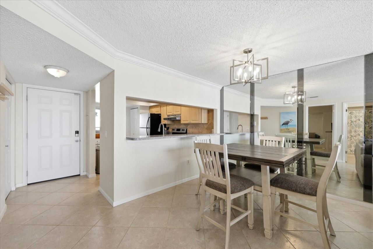 610 Island Way, Unit 607, Clearwater Beach, FL 33767 Photo