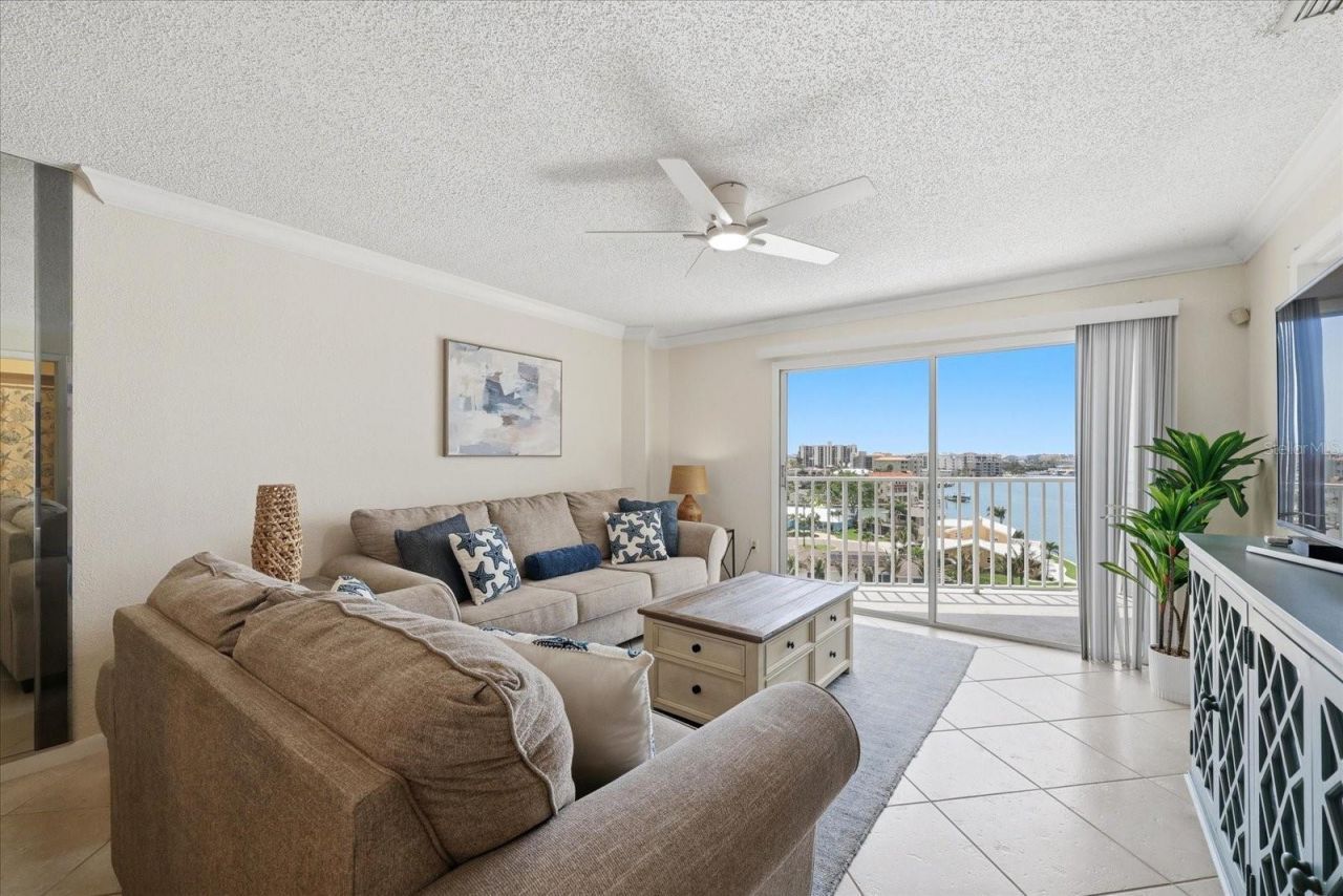 610 Island Way, Unit 607, Clearwater Beach, FL 33767 Photo