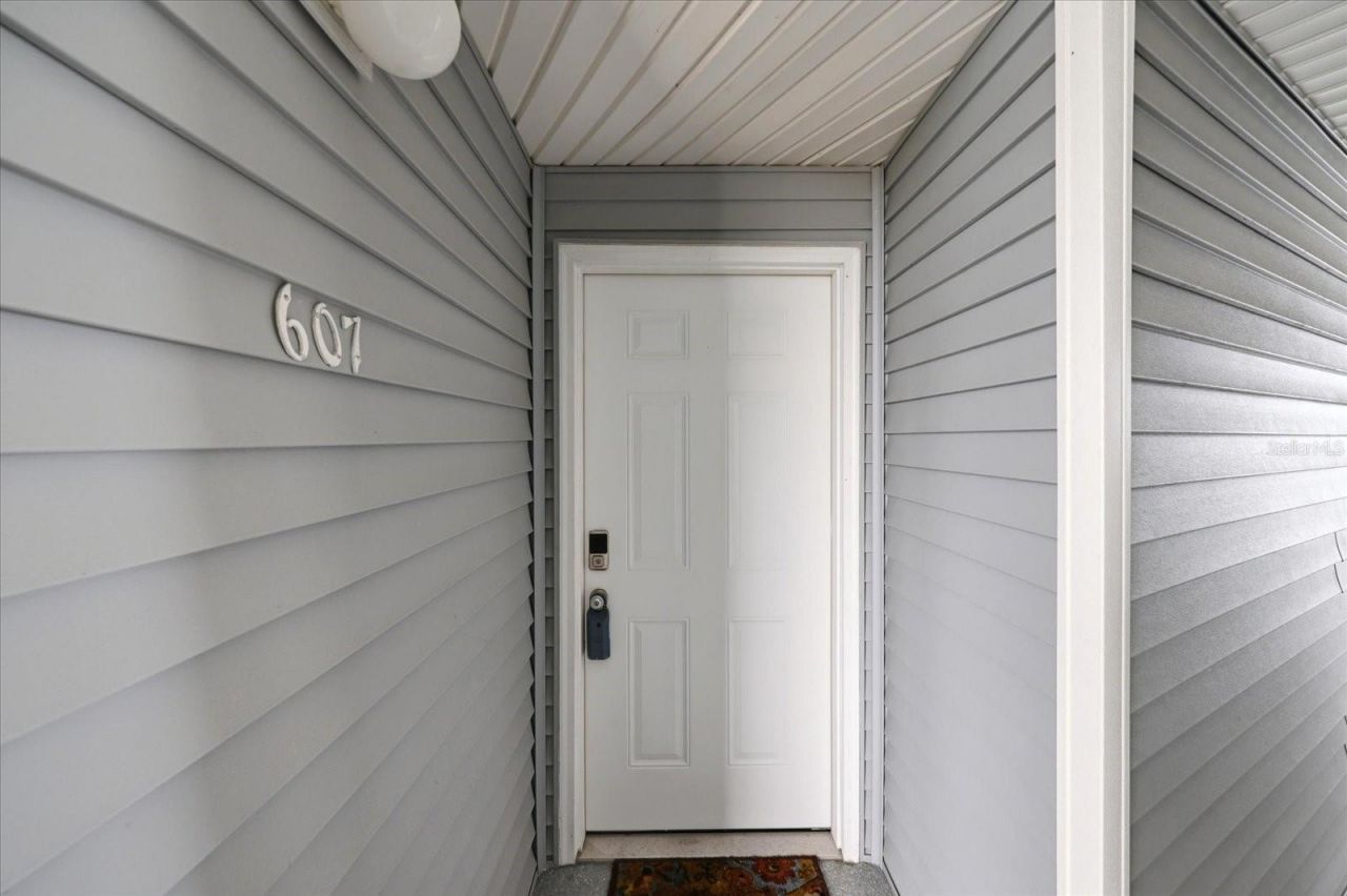 610 Island Way, Unit 607, Clearwater Beach, FL 33767 Photo