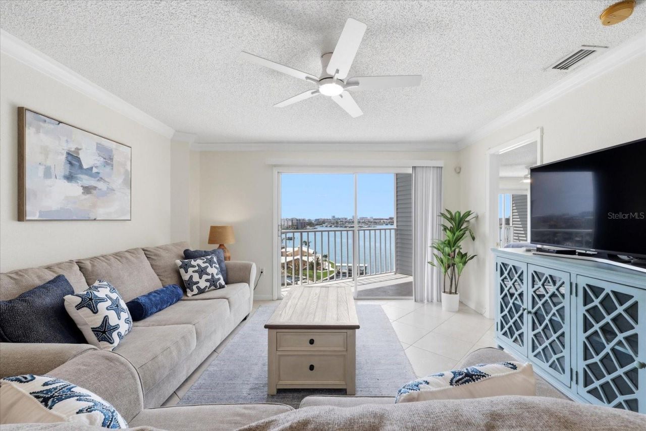 610 Island Way, Unit 607, Clearwater Beach, FL 33767 Photo