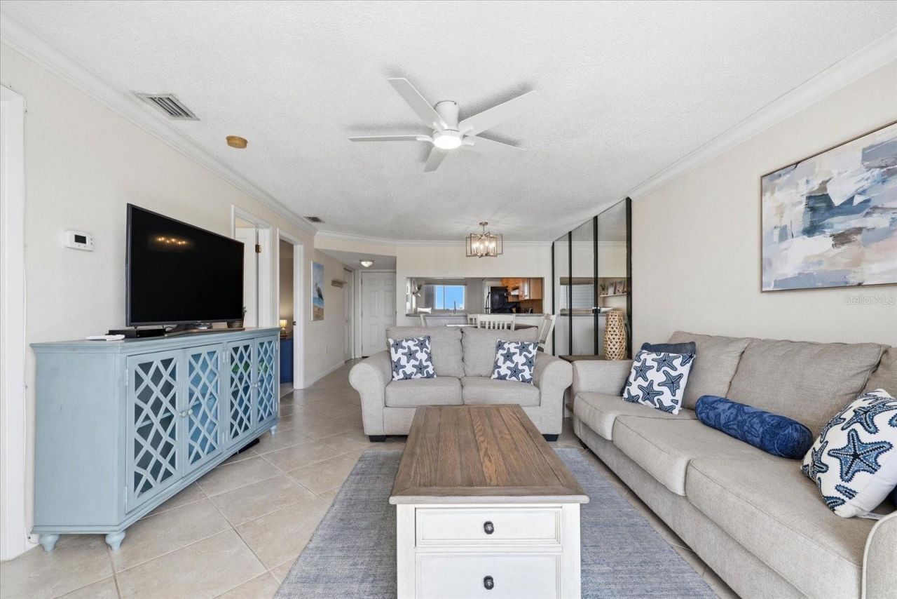 610 Island Way, Unit 607, Clearwater Beach, FL 33767 Photo