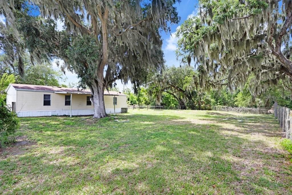 11727 Lithia Pinecrest Road, Lithia, FL 33547 Photo