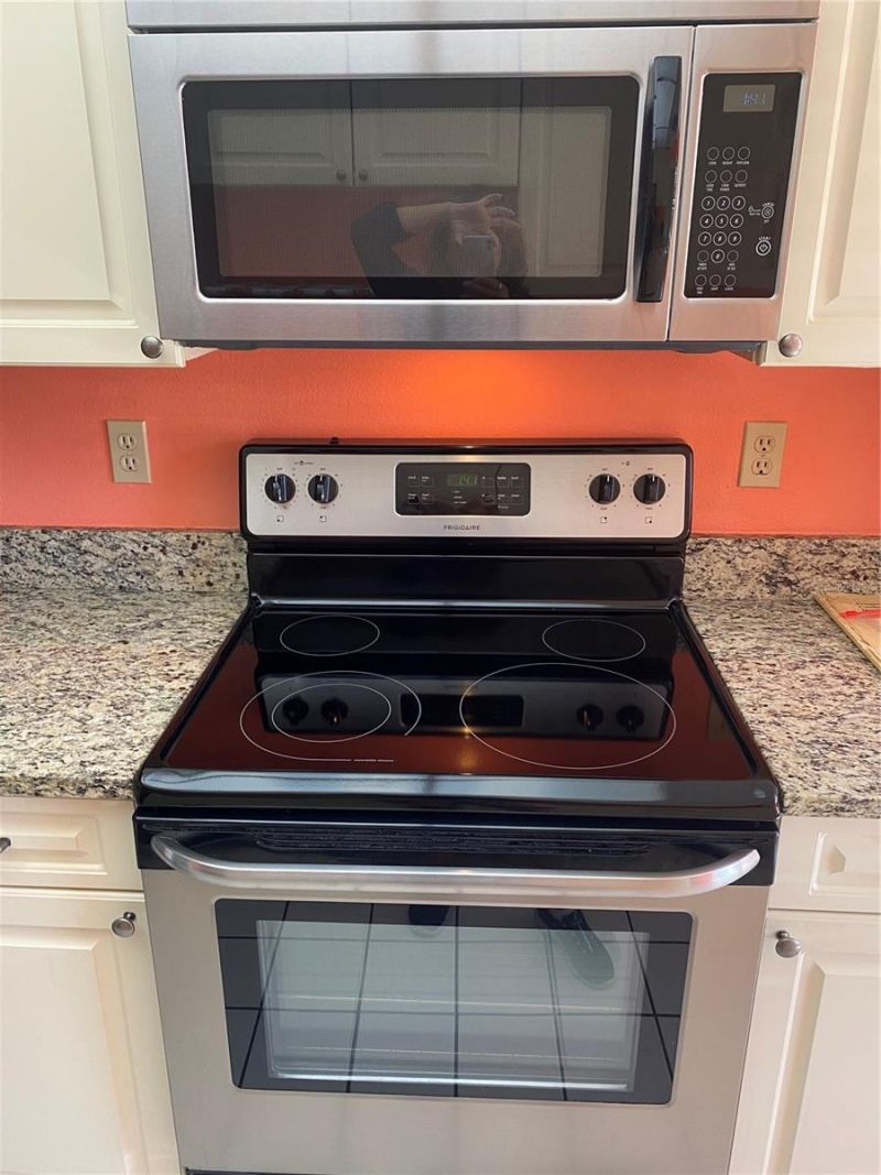 435 30th Avenue W, Unit D103, Bradenton, FL 34205 Photo