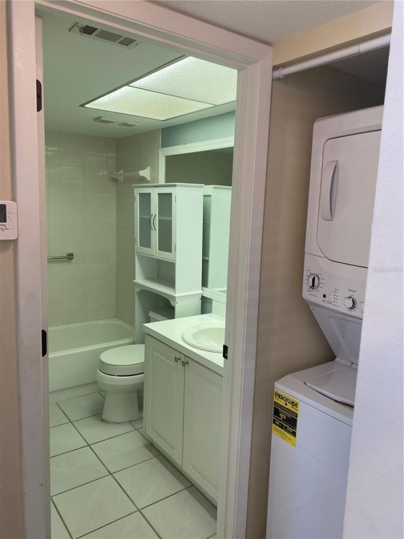 435 30th Avenue W, Unit D103, Bradenton, FL 34205 Photo