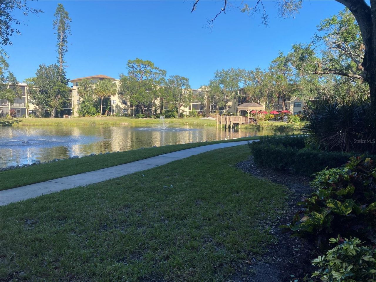 435 30th Avenue W, Unit D103, Bradenton, FL 34205 Photo