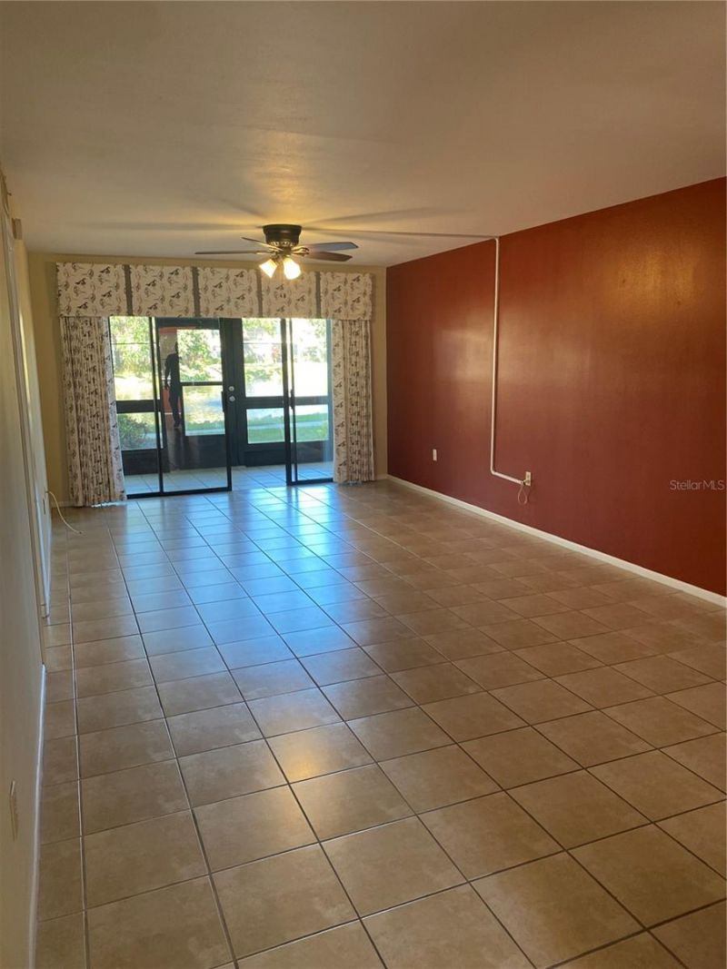 435 30th Avenue W, Unit D103, Bradenton, FL 34205 Photo